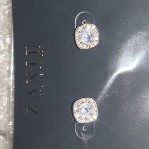 Zaxie stud earrings